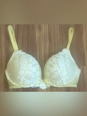 Victoria's Secret Dream Angels Push Up Bra Yellow White Floral Lace Overlay 32 D